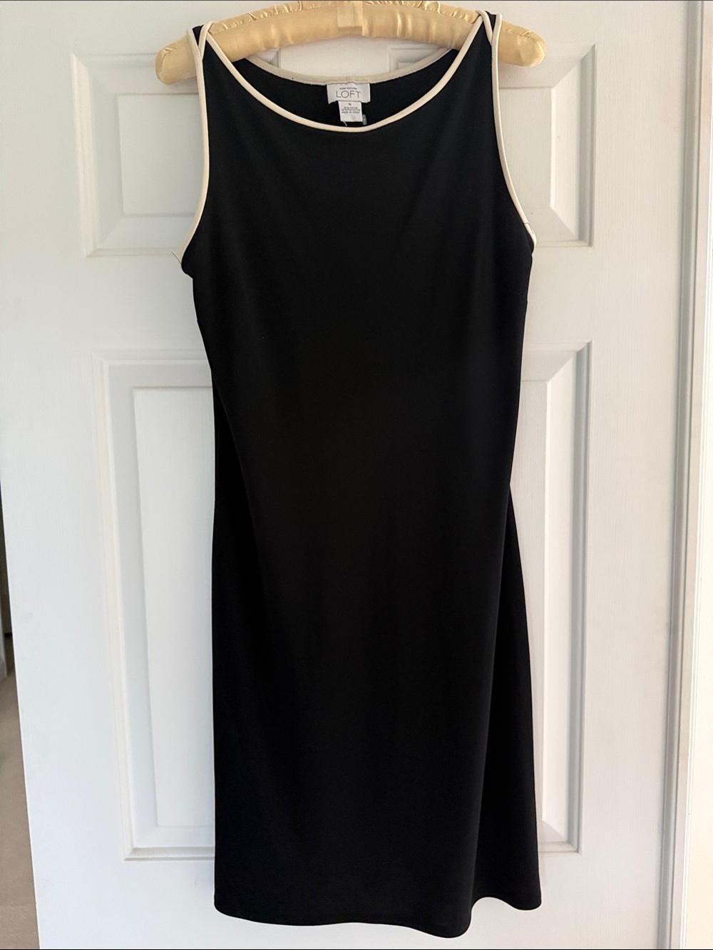 Ann Taylor LOFT Black Shift Dress with Cream Contrast Trim - Size S